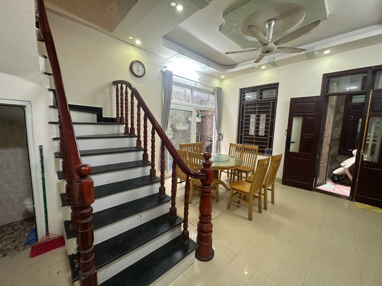 Cho thuê nhà 5 tầng Phố Hoàng mai, 35m2, 3 ngủ khép kín, Full đồ 12.5 Triệu - Ảnh 1